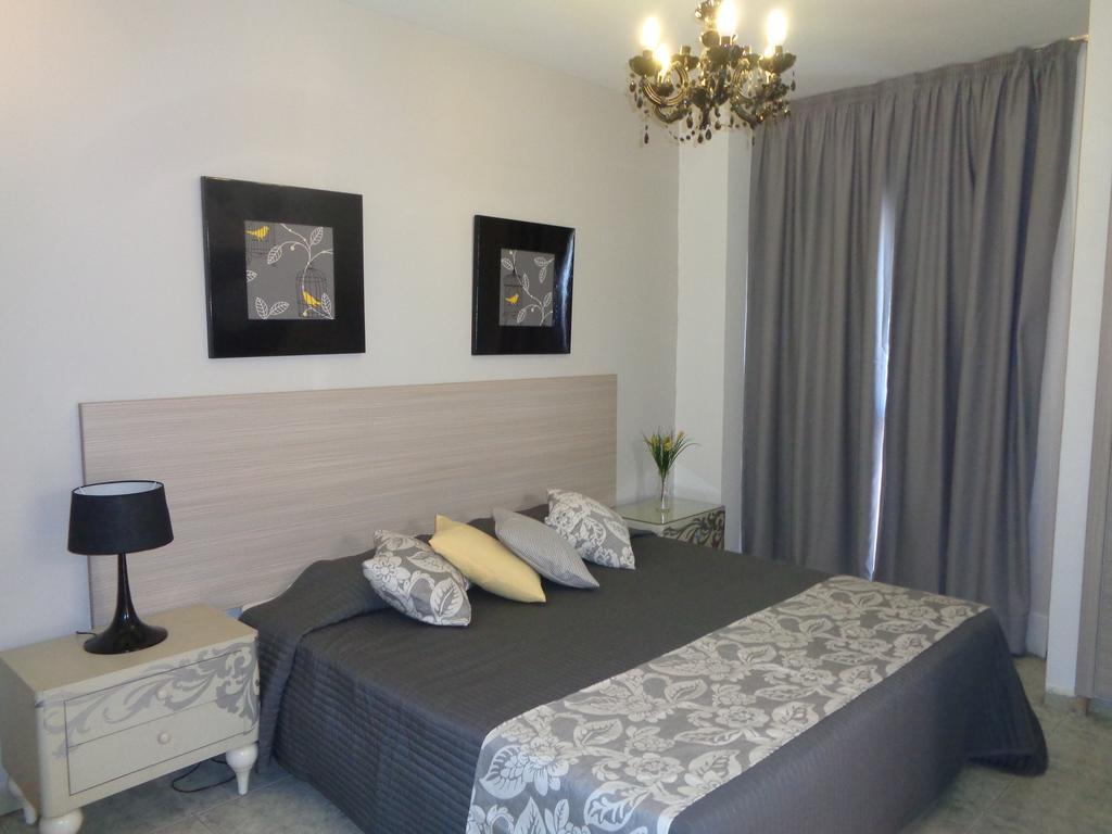 Irene'S Apartments Limassol Habitación foto